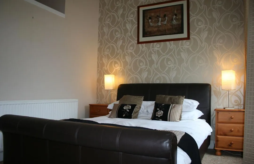 Royal Hotel-1