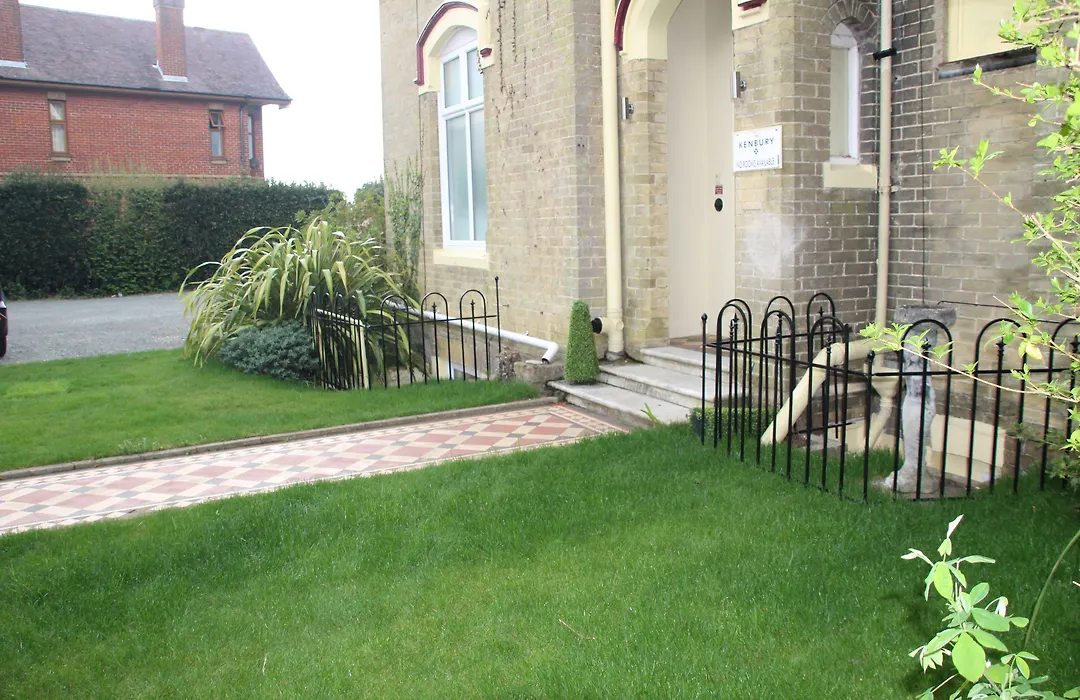 The Kenbury B&B-1