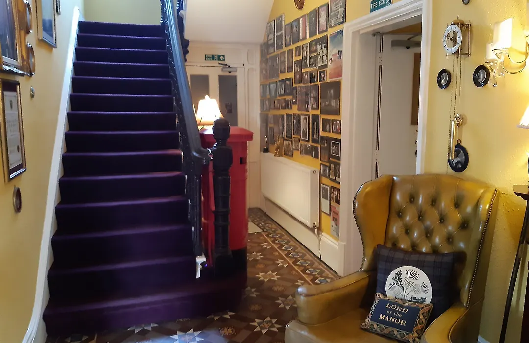 Holywell House-1