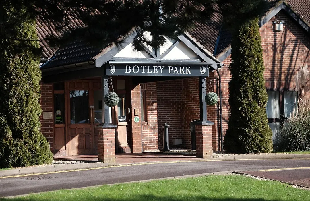 Macdonald Botley Park Hotel & Spa-1