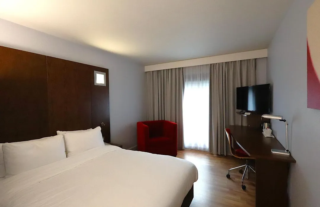 Park Inn By Radisson Birmingham Walsall-1