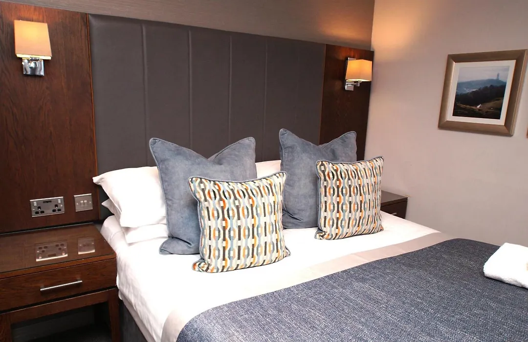 Golden Lion Hotel-1