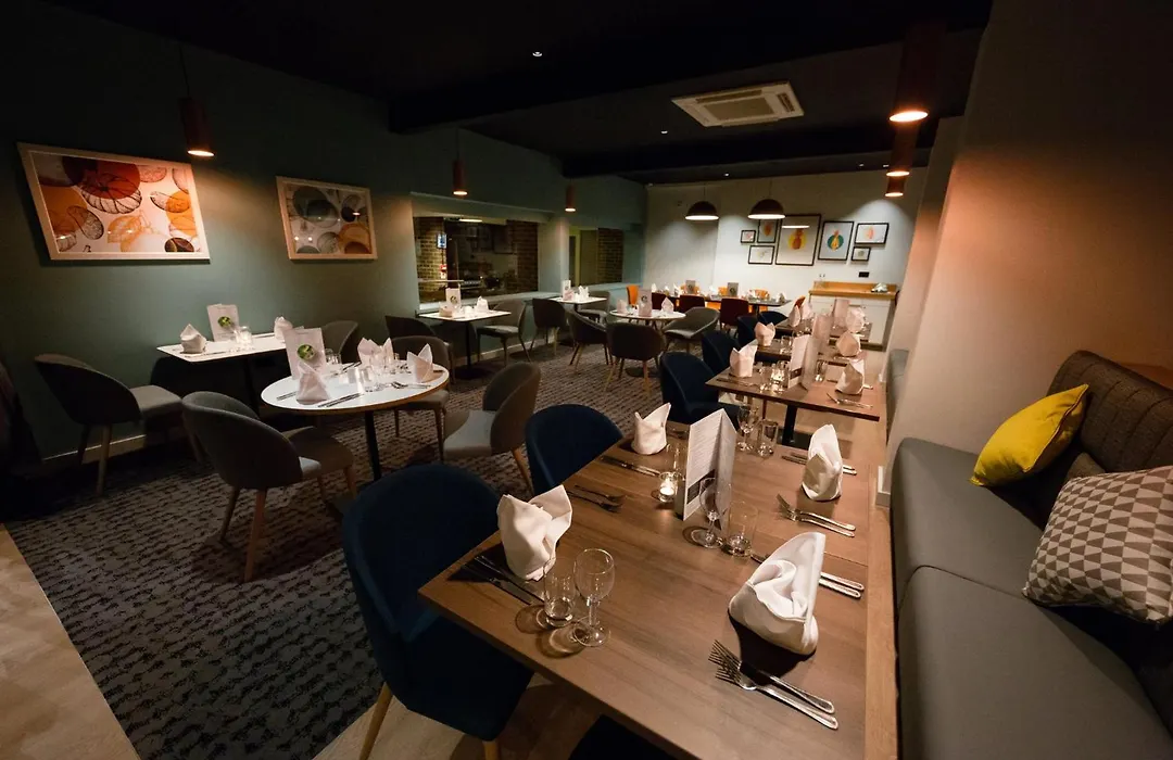 Holiday Inn Newport By Ihg-1