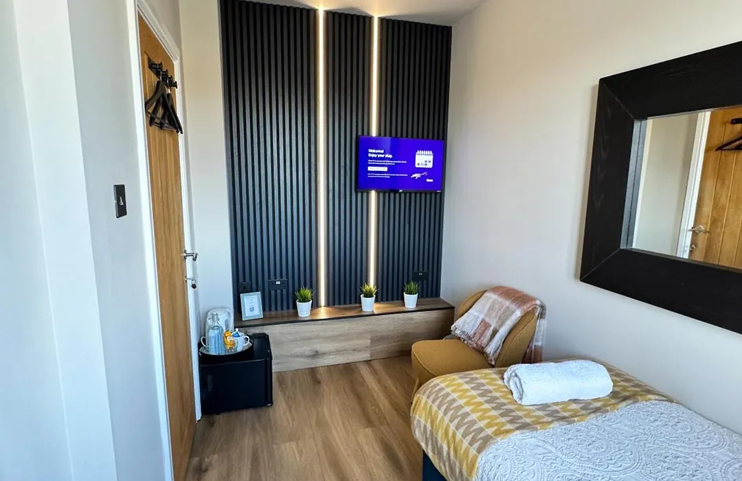 Haven House Rooms, Barry-1