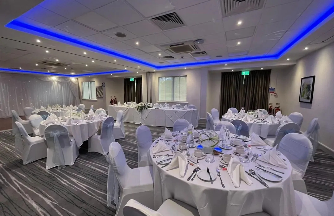 Holiday Inn Aylesbury By Ihg-1