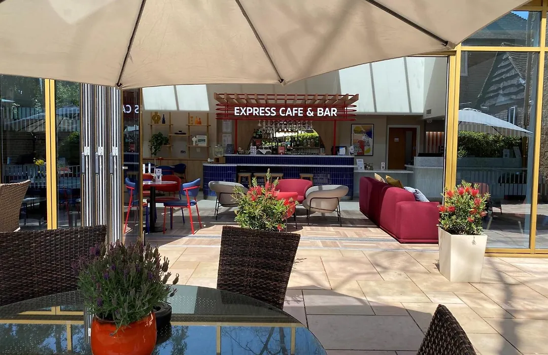 Holiday Inn Express Windsor By Ihg-1