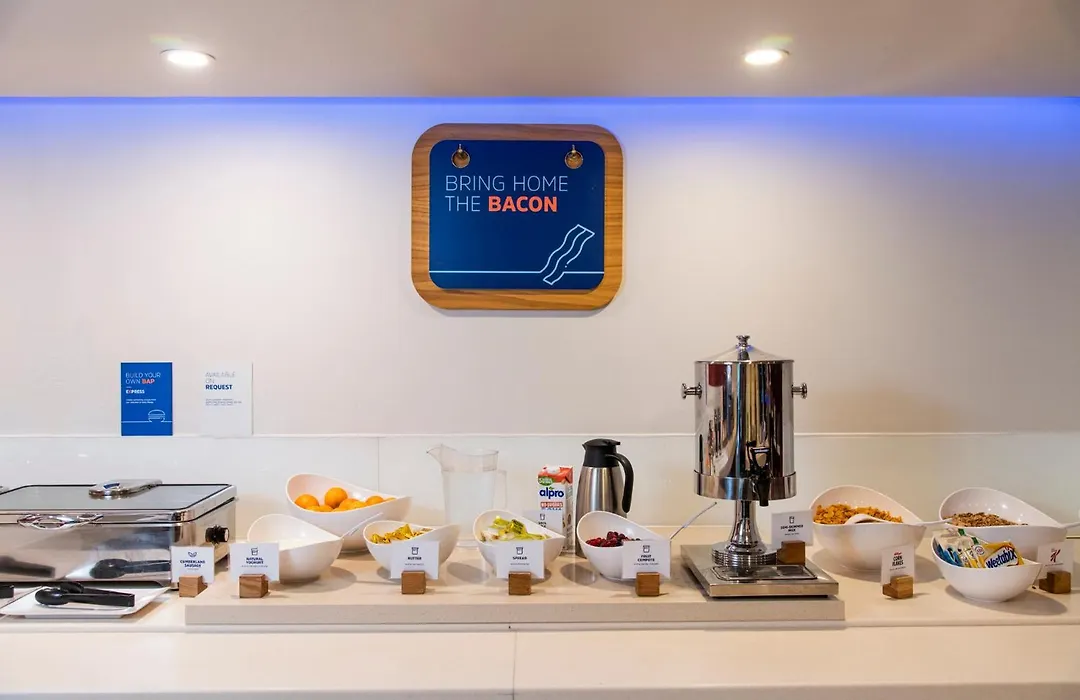 Holiday Inn Express Glasgow Airport By Ihg-1