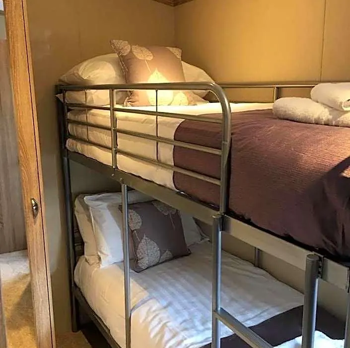 Lemon Tree Lodge-1