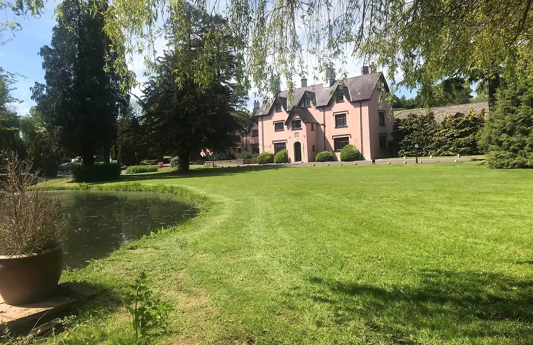 Cwrt Bleddyn Hotel & Spa-1