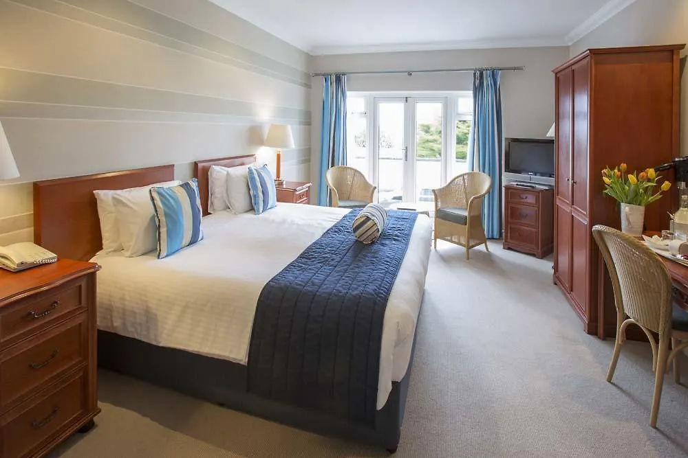 Treglos Hotel-1