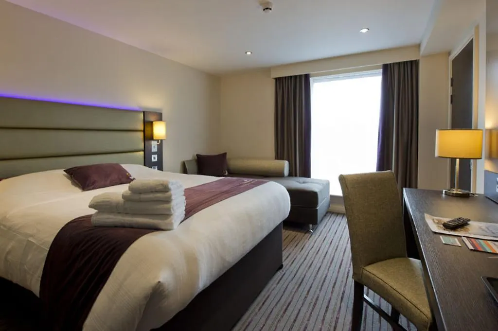 Premier Inn Redhill Reigate-1