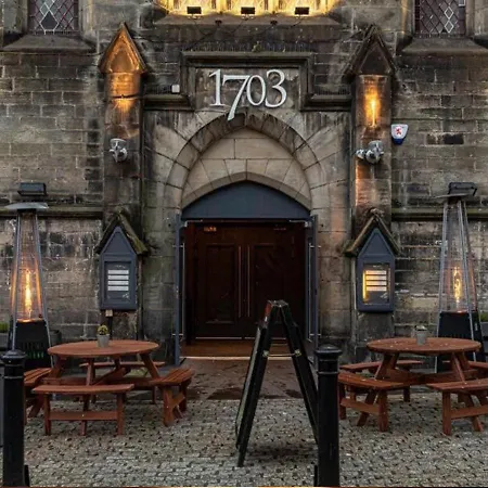 Rooms At 1703-2