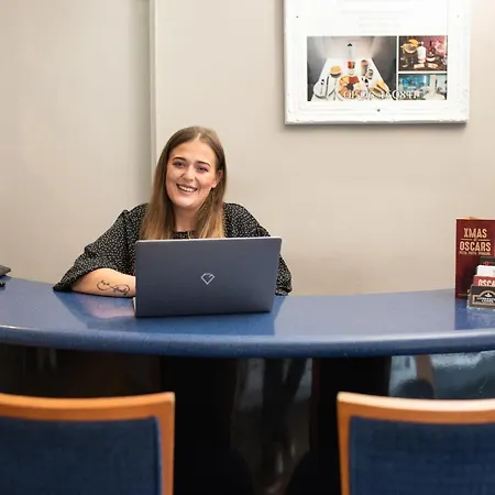 Livingston Lodge Hotel-3