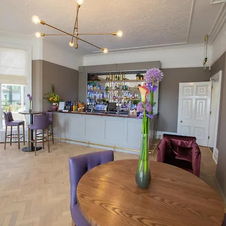 Woodside Hotel, Kenilworth - Warwick-3