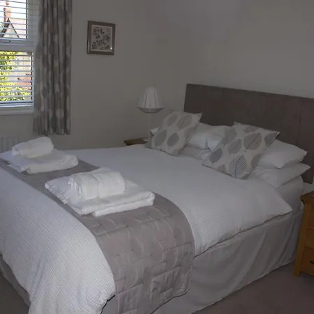 Westwood Lodge B & B Boston-3