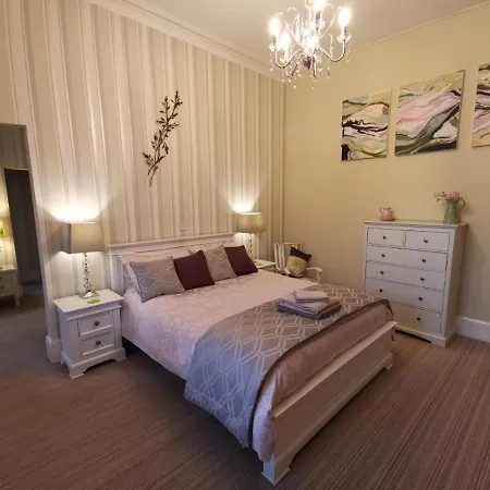 Vale House-3