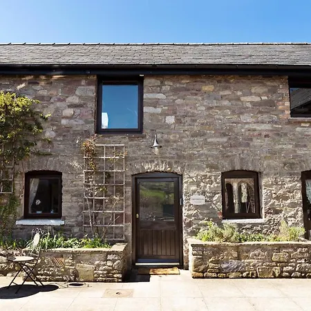Neuadd B&B Suites-3