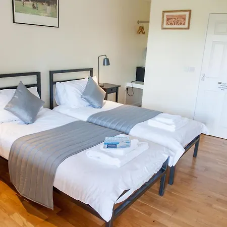 Cowbridge Cabins-3