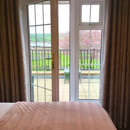 Westlea Guest House-2