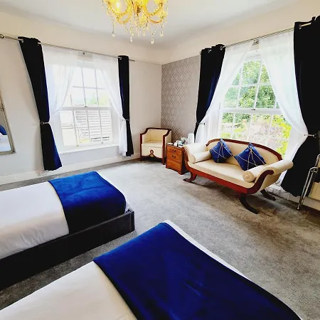 Beaufort Lodge - Central Location & Free Parking-2