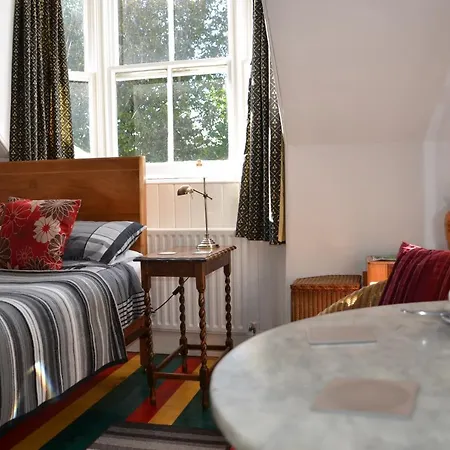 Averon House-2