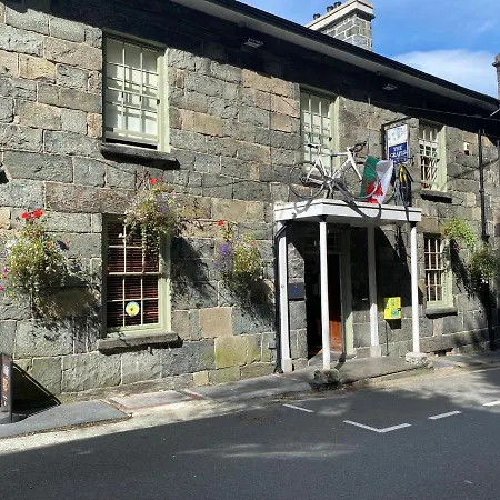 Grapes Hotel, Bar & Restaurant Snowdonia Nr Zip World-3
