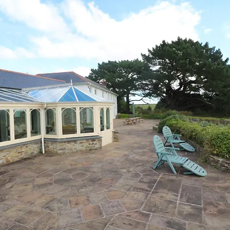 Tregoninny Vineyard And Woodland Farmhouse-3