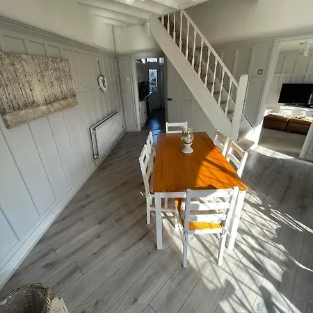 Tudor House, Central Skegness-3
