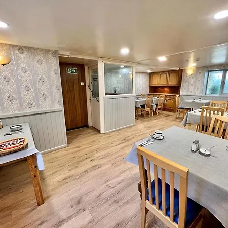 Gwesty Guest House-3