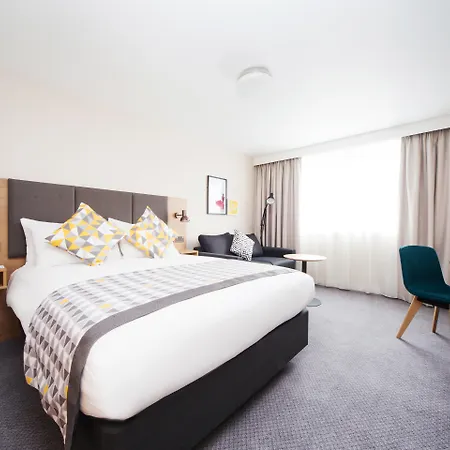 Holiday Inn London - Gatwick Airport By Ihg-2