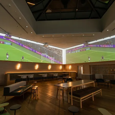 YOTEL Edinburgh-3