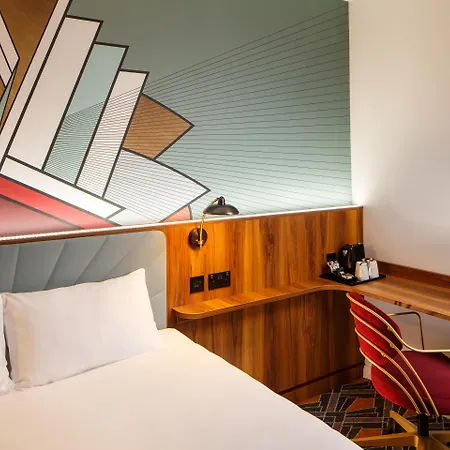 Ibis Styles London Heathrow East-3