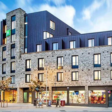Ibis Styles London Seven Kings-3