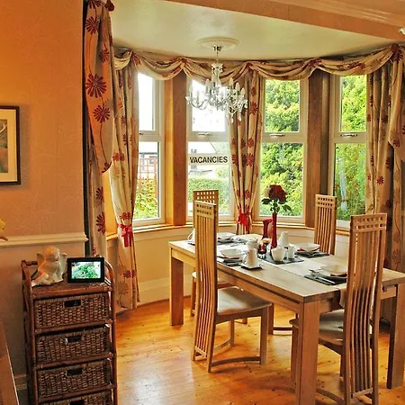 Pitreavie Guest House-3