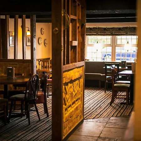 Three Horseshoes Inn-3