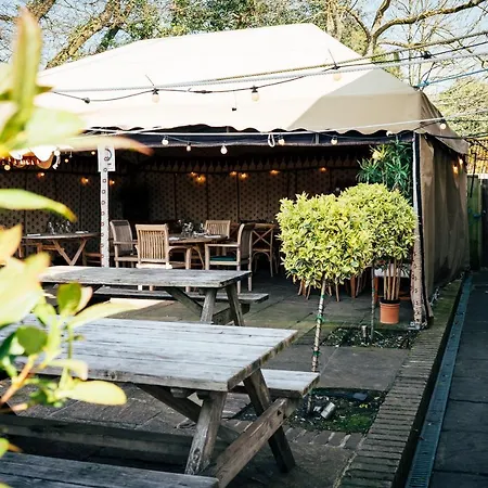 The East End Arms-2