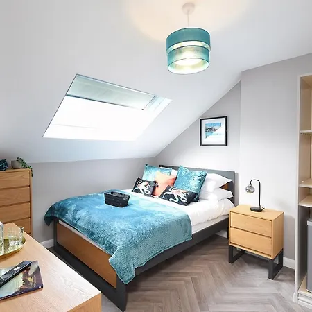 Ocho Homes By Eight Continents-2