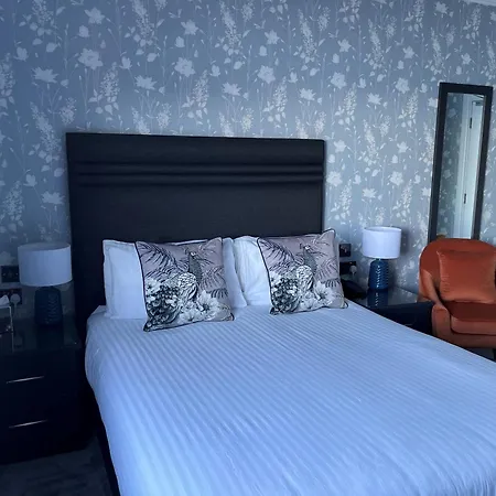 The Pines Hotel-3