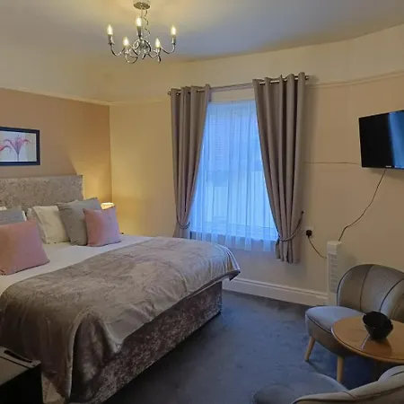 Kingsholm Guest House-3