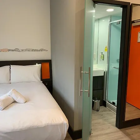 Easyhotel Milton Keynes-2
