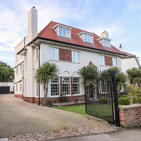 Yardley Manor-3