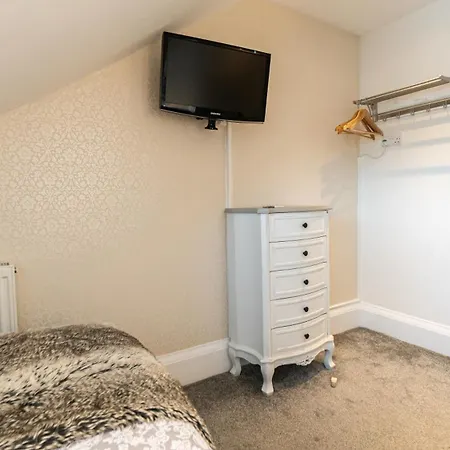 Trefoil Guest House-2