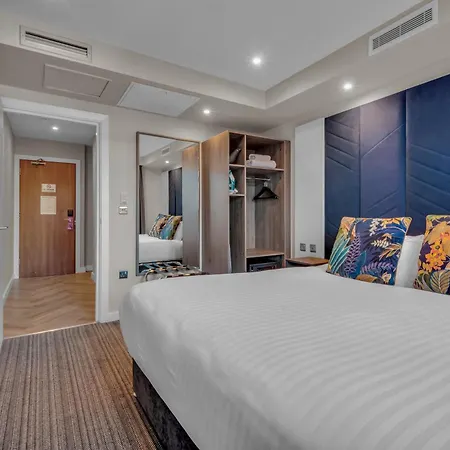 Roomzzz Leeds City-2