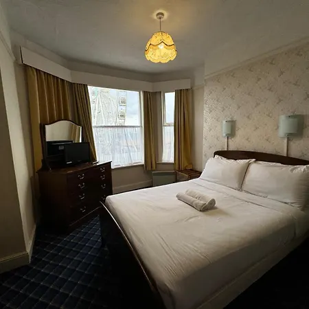 Royal Hotel-2