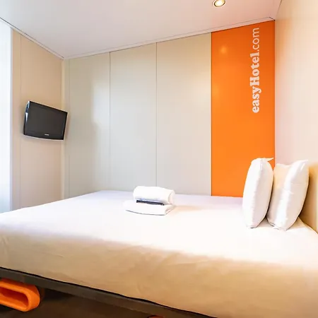 Easyhotel Edinburgh-3