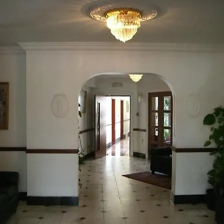 Kings Paget Hotel-3