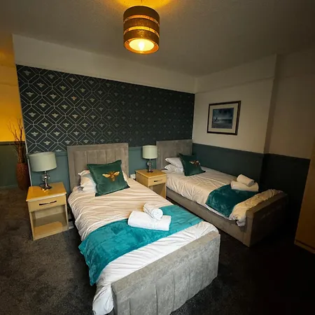 The Golden Lion Hotel-3