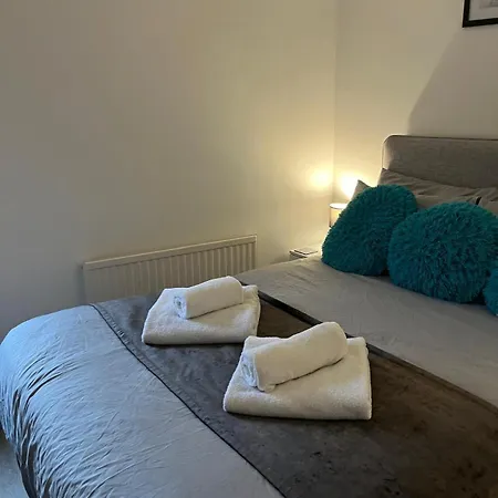 City Beach Airbnb Southend On Sea,-2