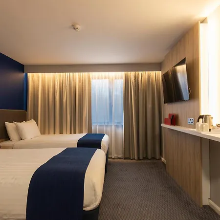 Holiday Inn Express Poole By Ihg-2