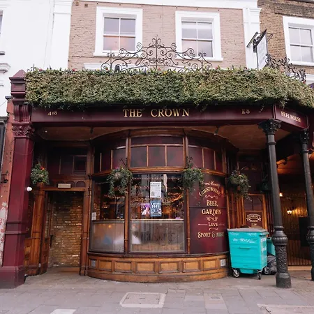 The Crown Pub & Guesthouse-2